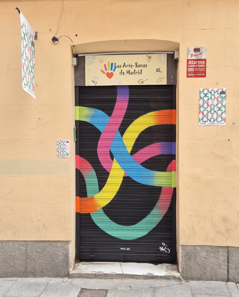street art tour madrid - NKS artista urbano